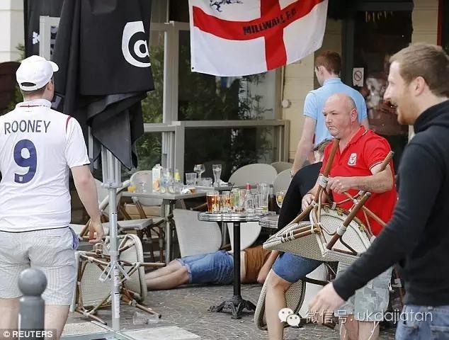 欧洲杯俄罗斯足球场斗殴,欧洲杯英国足球流氓