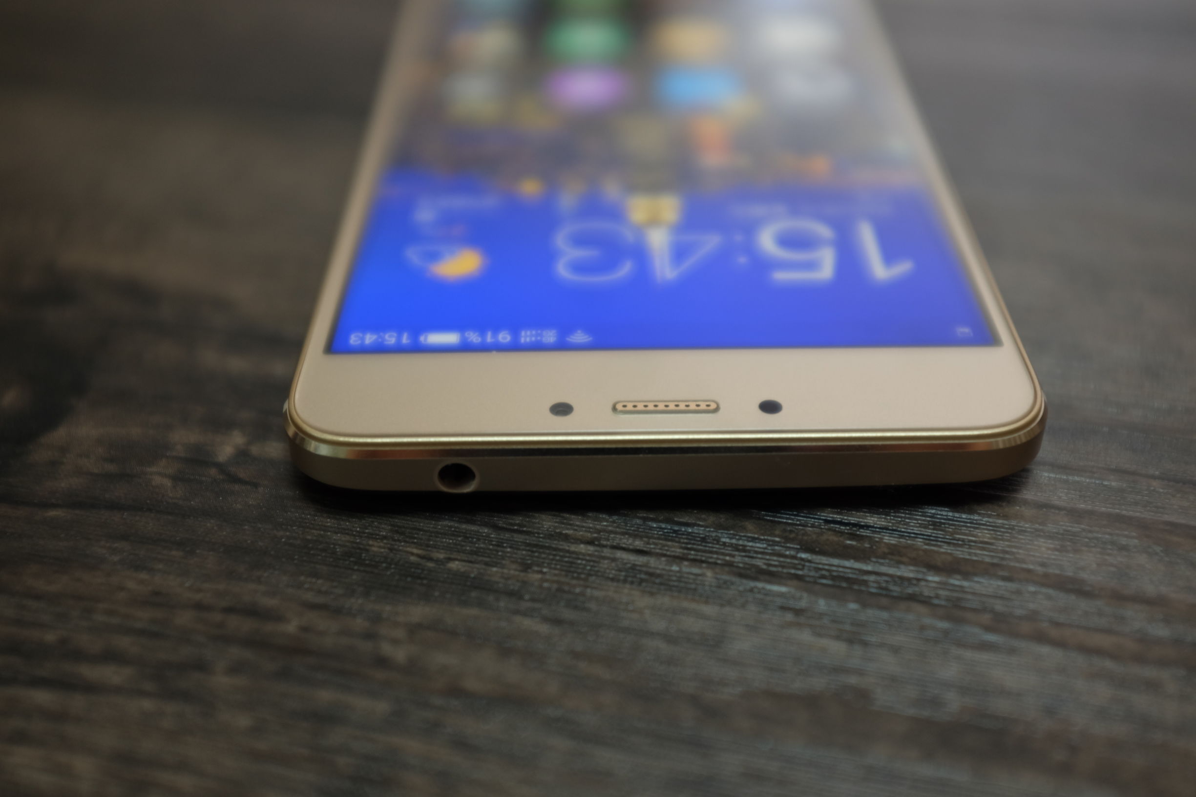 金立s6prom6m6plus,金属光感超强的手机