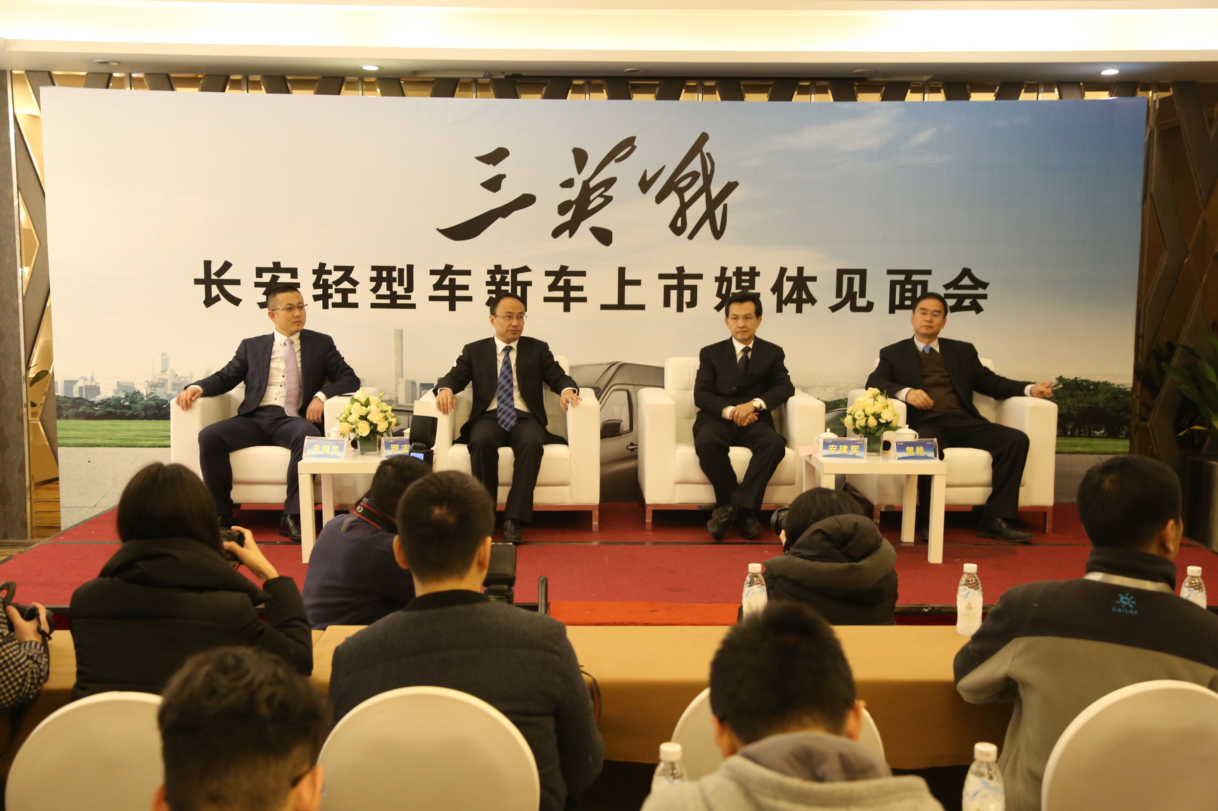 长安神骐最新款柴油版多少钱一辆,生了双胞胎儿子第一天