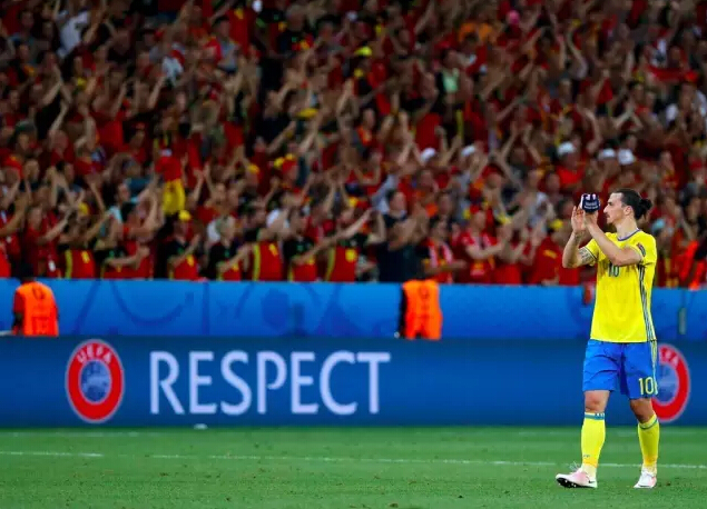 跳进自己挖的坑,自己挖的坑笑着也要跳下去