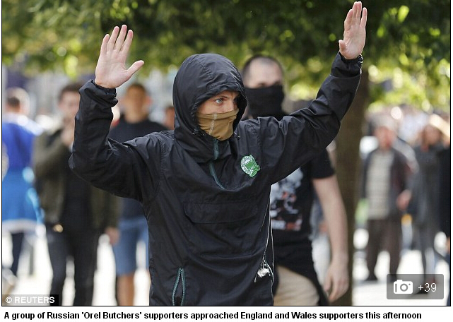 俄罗斯与英格兰打架视频,俄罗斯和英国足球斗殴事件