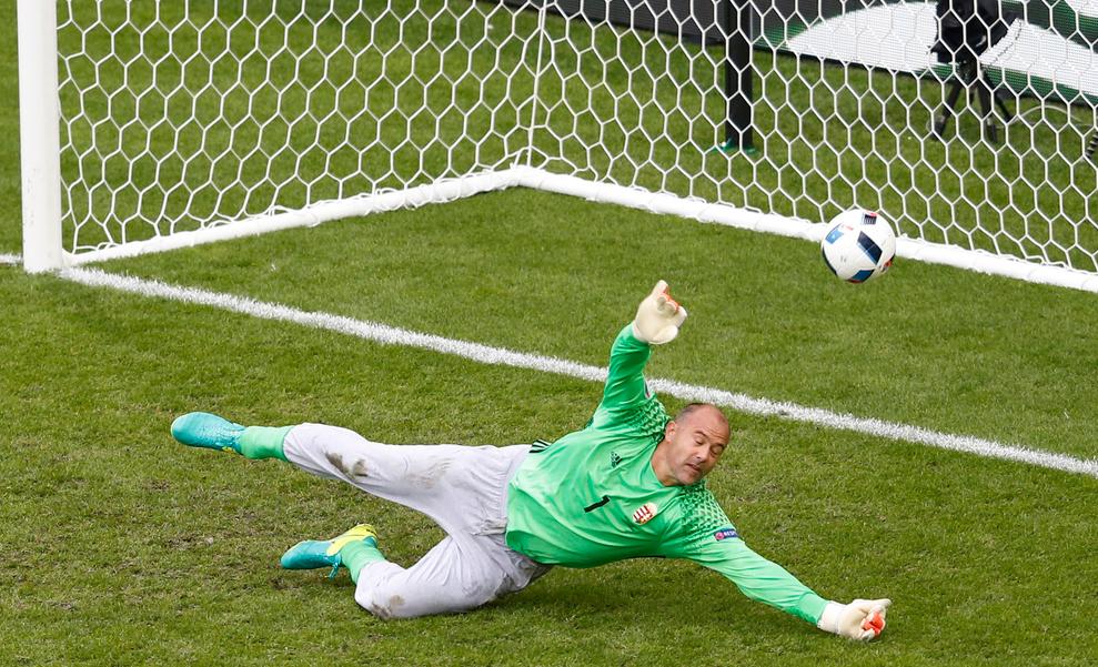 欧洲杯葡萄牙vs德国c罗长途奔袭,欧洲杯预选赛c罗绝杀冰岛