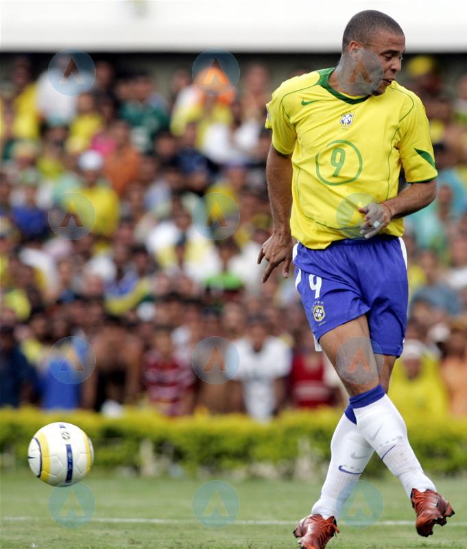 耐克足球鞋刺客纪念款解析,耐克足球鞋刺客进化史