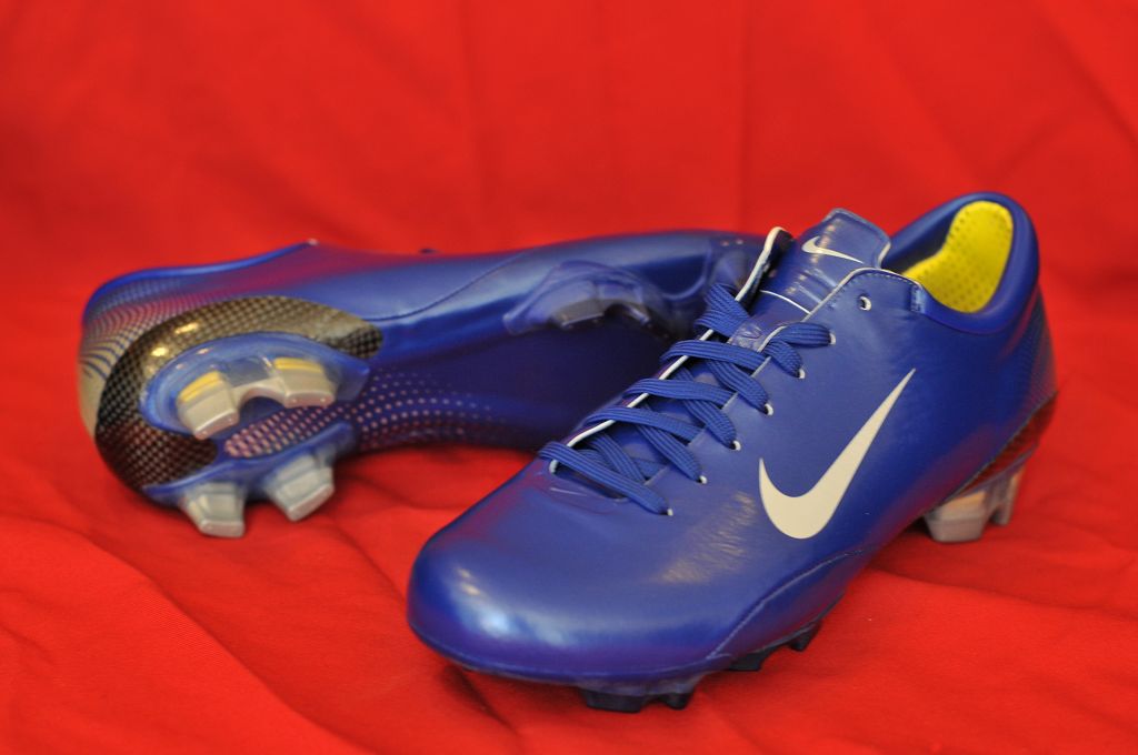 耐克足球鞋刺客纪念款解析,耐克足球鞋刺客进化史