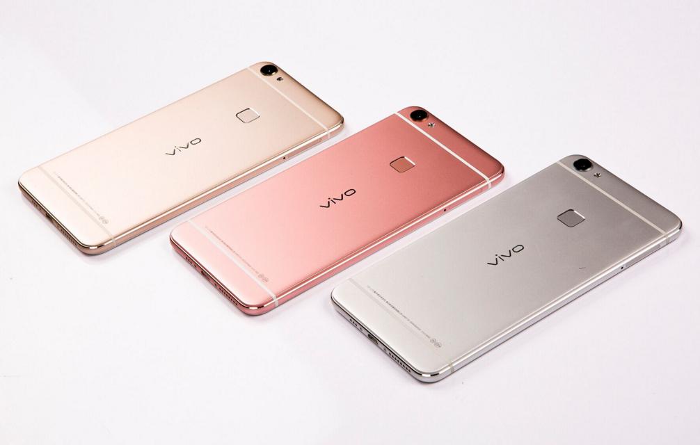 当年这首背景音乐太火了，步步高手机还在吗