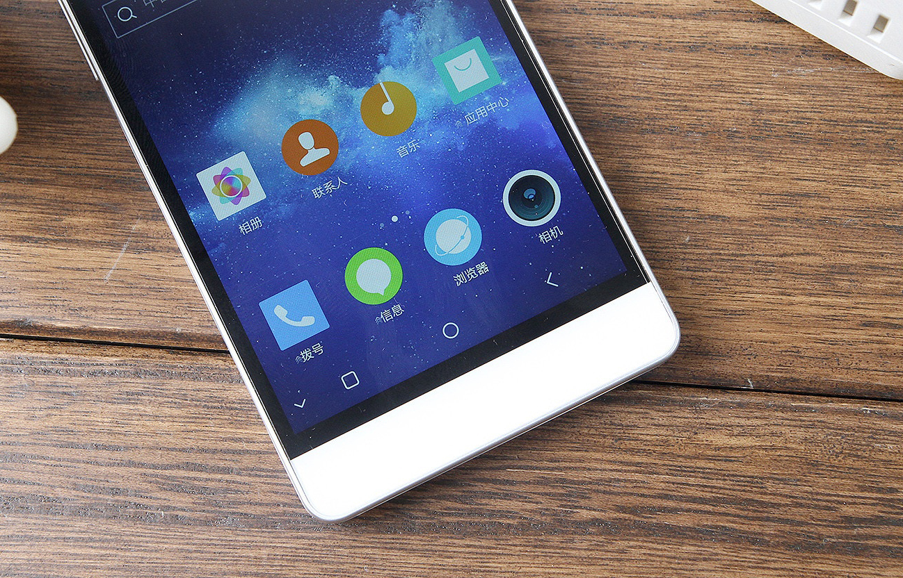 或许是当下最便宜全网通手机：399元+5英寸+800W摄像头