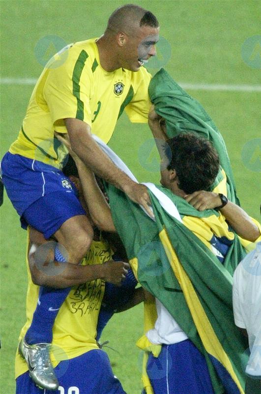 耐克足球鞋刺客纪念款解析,耐克足球鞋刺客进化史