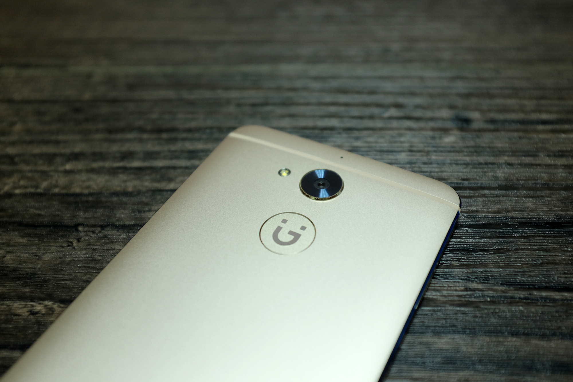 金立s6prom6m6plus,金属光感超强的手机