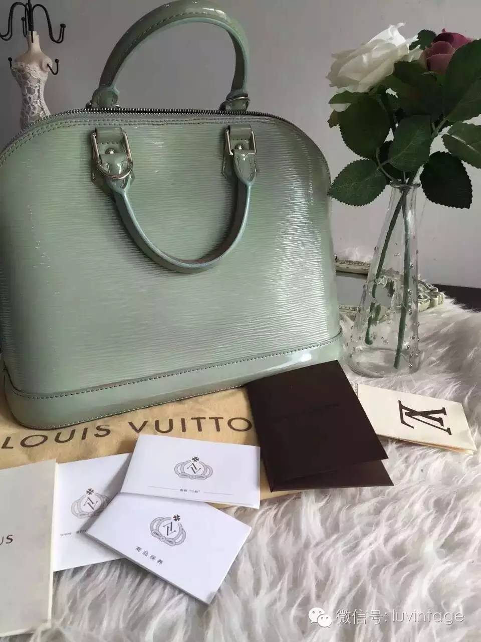 最近很火的明星lv包女,lvcapucines包