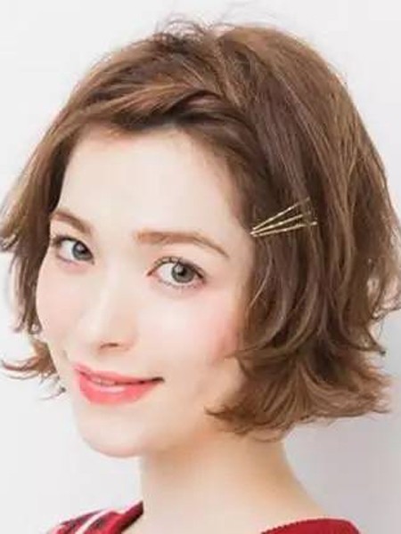 黑发色短发半扎发怎么扎图片,短发半扎高马尾怎么扎不会塌