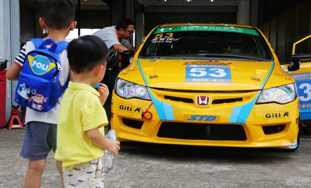 周末别宅啦快来看泛珠赛车节第一天的精彩花絮