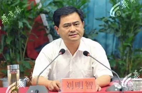 西安一女子遭飞车抢劫,陕西西安女子手机被碾后续