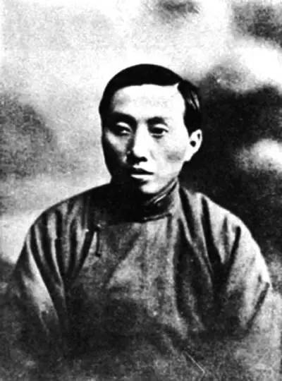 《*产党共**宣言》第一本中译本在中国的传奇经历