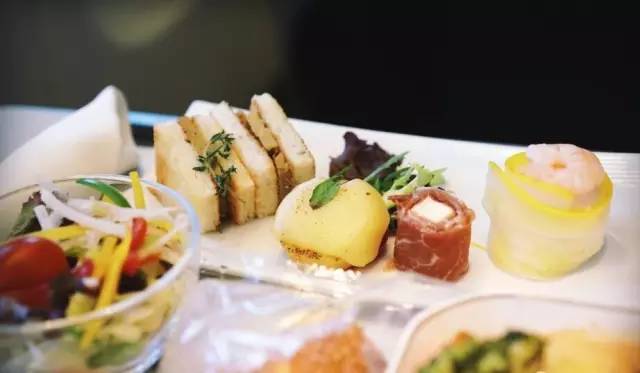 订机票也是技术活，手把手教你识别航空公司的“*规则潜**”