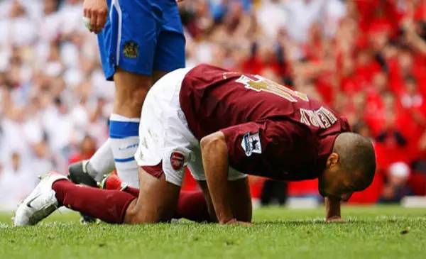 蓦然回首却已是沧海桑田,蓦然回首那些美好让人潸然泪下