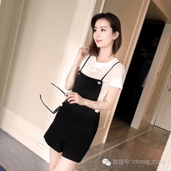 背带裤的夏天，时间再回不到从前青春岁月且珍惜