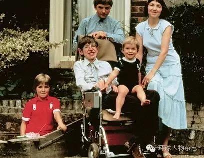 霍金是物理学家他发现了什么现象,霍金的家庭背后的奇葩