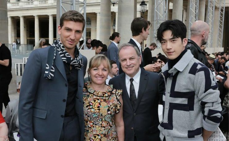 井柏然男装周放大招这美少女战士同款刘海可不是闹的