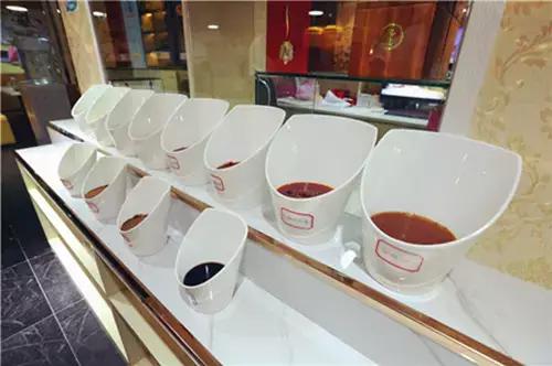 炸了！荆门这家店，烤肉海鲜岔起吃，饮料酒类岔起喝，只要30元