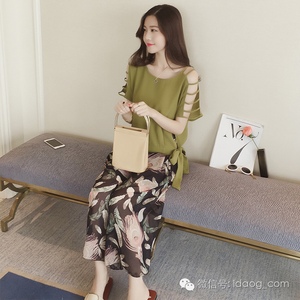 这么美丽的衣服你还在犹豫什么?