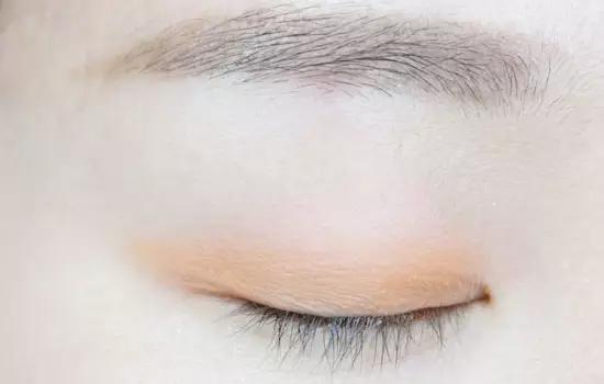 如何学会韩国妆容,韩国可爱眼妆画法图片