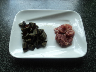 快！拿个大点的盆子，接住我的口水！