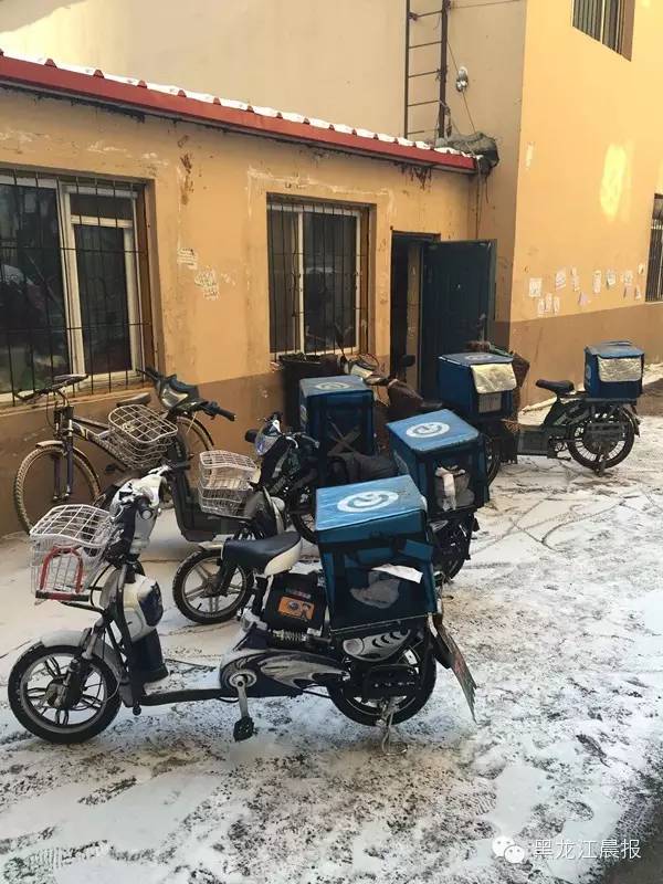 饿了么？看完厨房就不饿了！一些无照“黑店”加盟“饿了么”