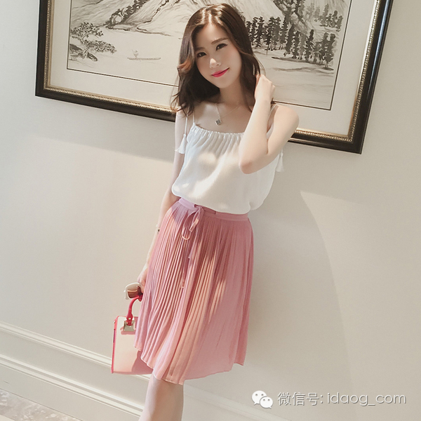 这么美丽的衣服你还在犹豫什么?