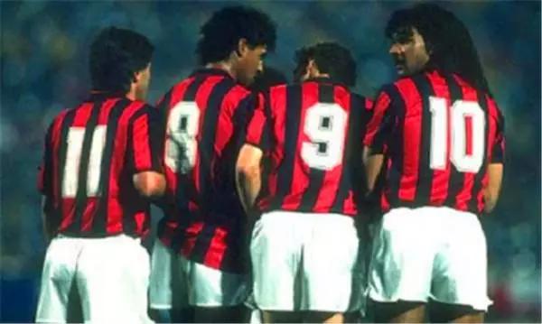 意大利十大经典球衣,蓝色魅影照片