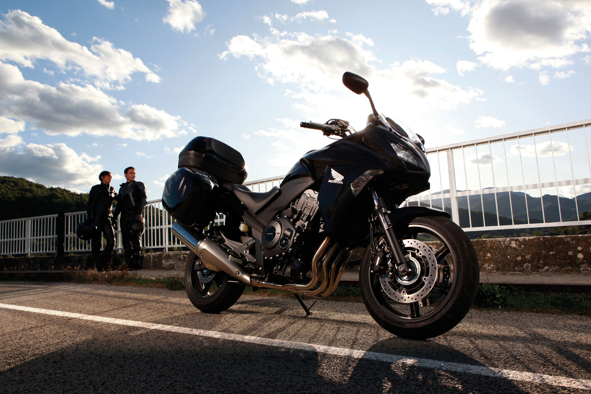 hondacbr1000sp,hondacbr1000rr赛道版