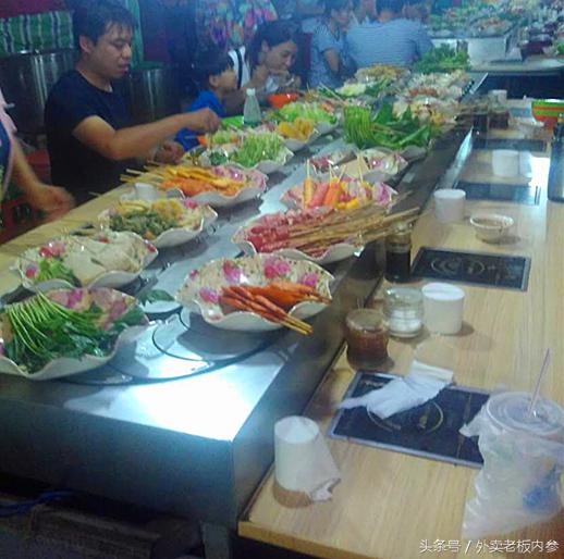 自助低人工，高翻台率，日进斗金，被誉为马路边上的“呷哺呷哺”