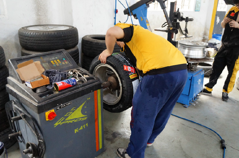 天上掉轮胎,倍耐力新p1轮胎测评视频