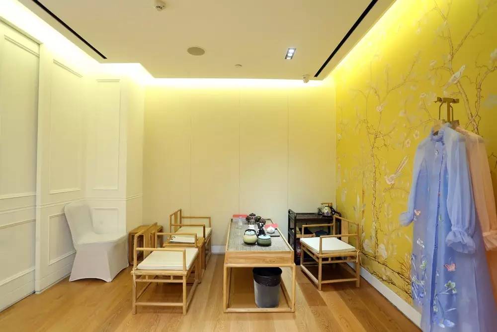 尚品|美衣、美食、美酒、美人,去NE·TIGER高级成衣店享受“四美”!