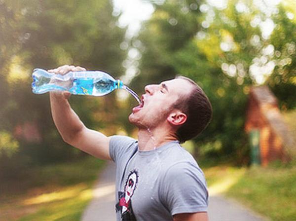 夏季预防中暑的十大食疗方法,夏季如何预防中暑和急救措施