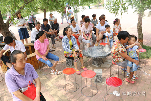 峄城区斜屋长红枣专业合作社信用互助部为入股社员分红