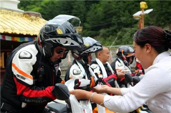 五羊本田cb190r跑川藏线,五羊本田cb190r适合跑长途吗