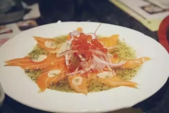 在香港不只是买买买,最重要的如何尝遍美食的全攻略