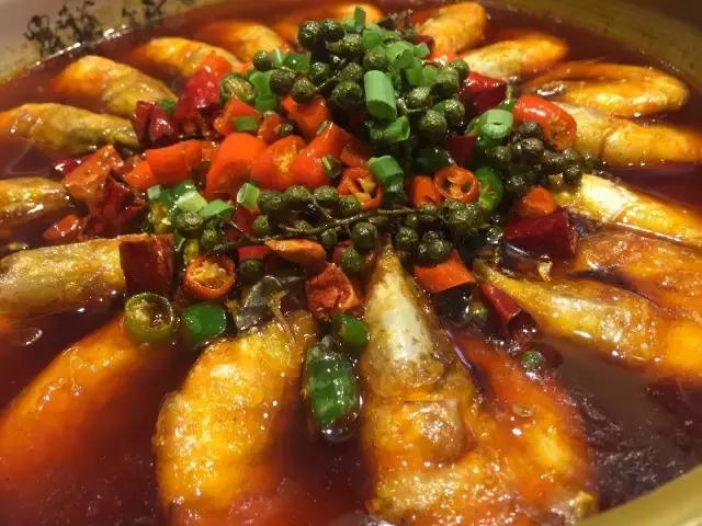 成都烧烤没和你闹！来来来，撸了这一杯，还有三杯……