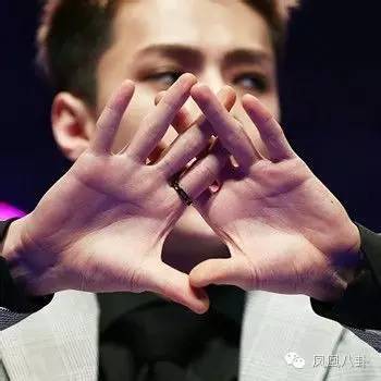手势暗藏神秘代码、顶级明星纷纷效忠？娱乐圈竟还隐藏着神秘组织