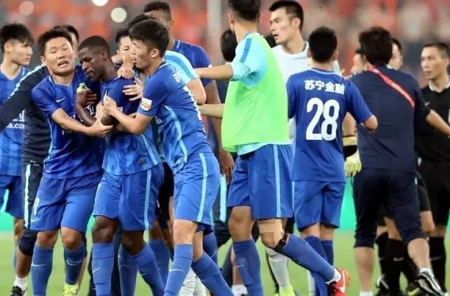 江苏苏宁中场拉米雷斯,拉米雷斯在中超争议瞬间