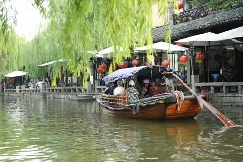 逃离大武汉？我选择拆穿朋友圈晒旅行照的人