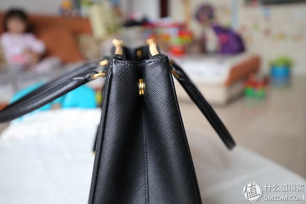 拎PRADA的小恶魔 — 三亚免税店购入 PRADA 普拉达