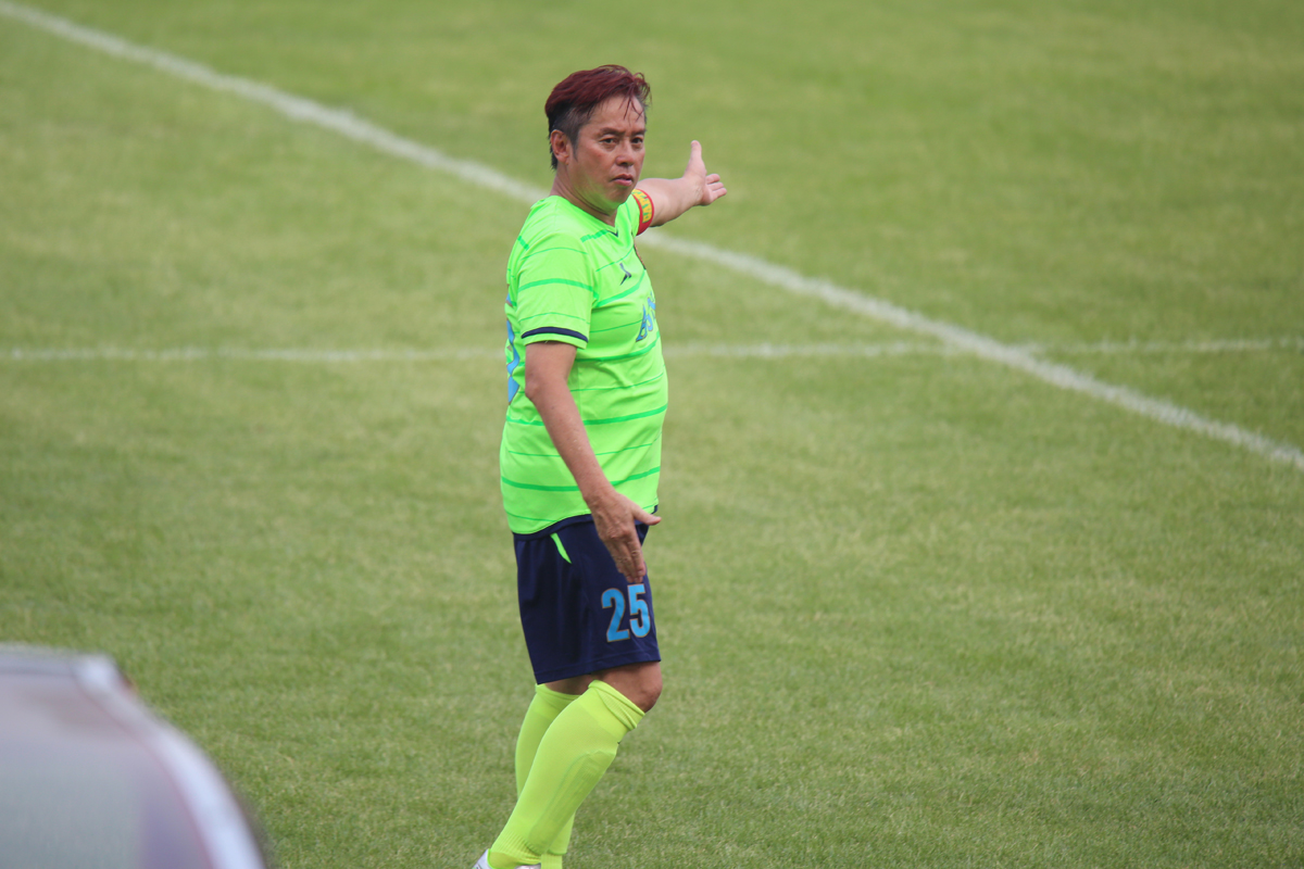 香港明星足球队中山公益赛,香港明星足球队谭咏麟表演视频