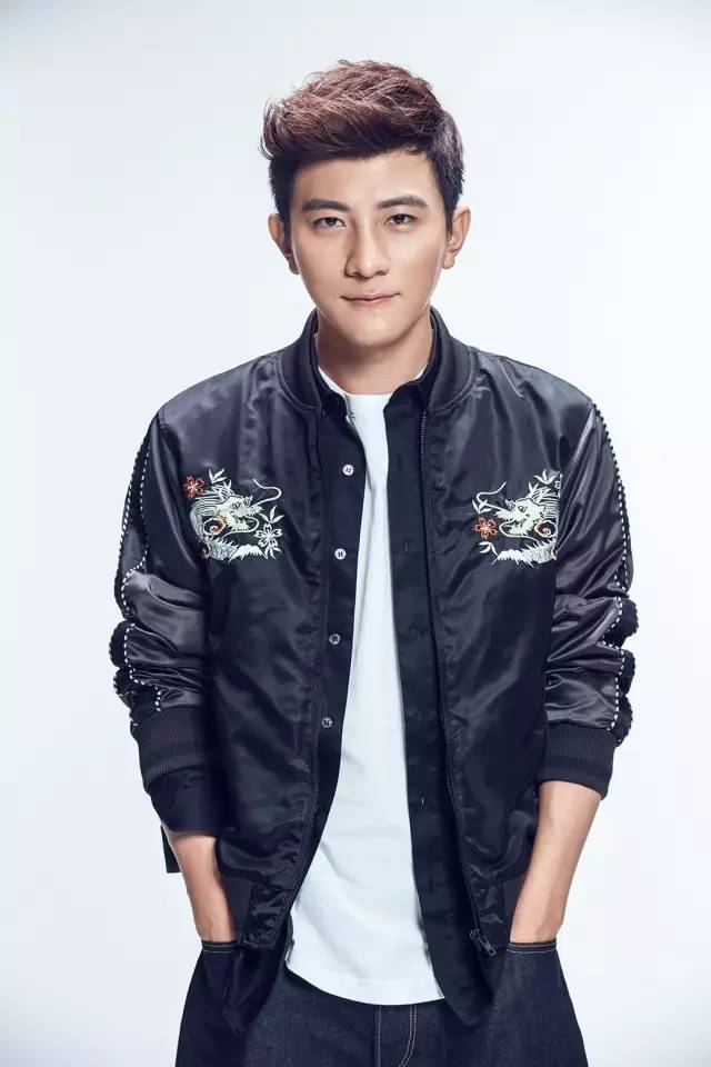 大左：艺人朋友都在喝玩鲜，我就也试试看咯