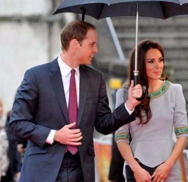 榛戣壊缁呭＋闀挎焺鏈ㄦ焺闆ㄤ紴,杩涘彛榛戣壊缁呭＋闀挎焺闆ㄤ紴