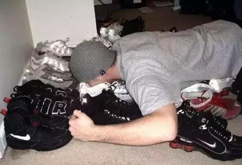 见过爱球鞋的,但是爱成这样的,你见过吗?