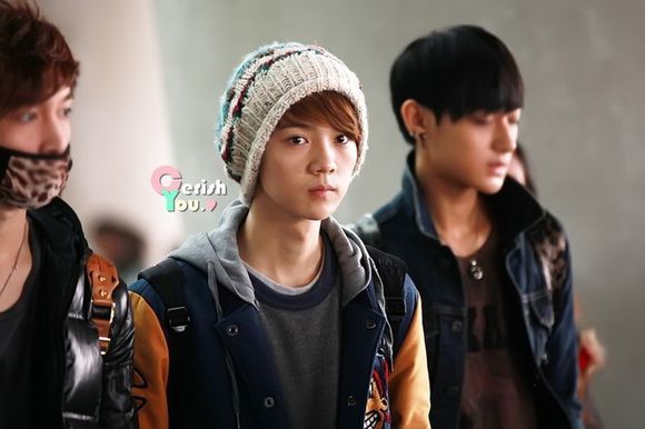 鹿晗巅峰时期有多夸张高街穿搭,鹿晗早期惊艳足球服照