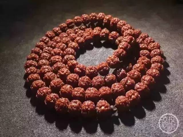 手串为什么都越玩越小了,手串玩了大半年了为什么还不红