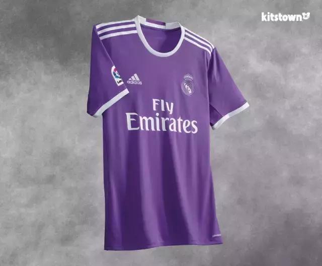 皇马球员与巴萨球员换球衣,西甲皇马不敌巴萨客场球衣