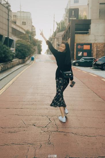 时装秀超模大表姐刘雯气质不一般,最新大表姐刘雯穿搭鞋子